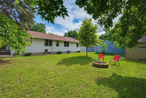 Exterior - 735 E 4th St, Litchfield, MN 55355 photo 4 of 4