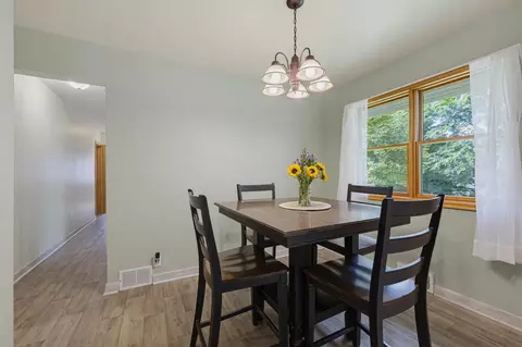 Dining - 735 E 4th St, Litchfield, MN 55355 photo 2 of 2