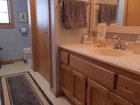 Bath - 33434 Country Loop, Wadena, MN 56482 photo 4 of 6