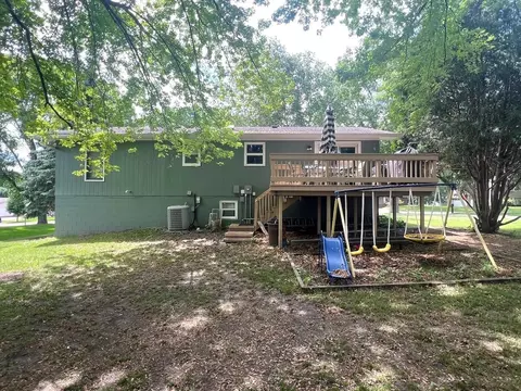 Exterior - 1301 9th St SE, Willmar, MN 56201 photo 2 of 4