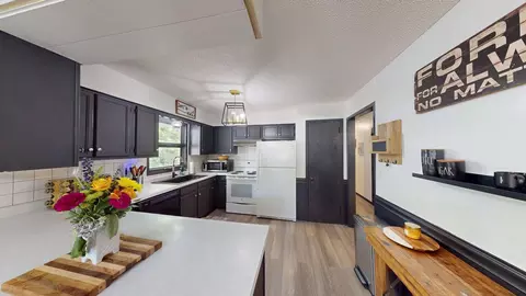Kitchen - 1301 9th St SE, Willmar, MN 56201 photo 4 of 4