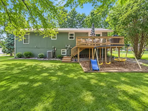Exterior - 1301 9th St SE, Willmar, MN 56201 photo 4 of 5