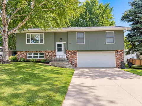 Exterior - 1301 9th St SE, Willmar, MN 56201 photo 5 of 5