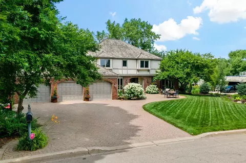 5708 Long Brake Trl, Edina, MN 55439