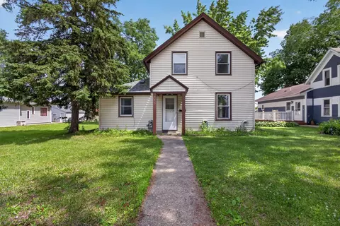 317 S 4th St, Le Sueur, MN 56058