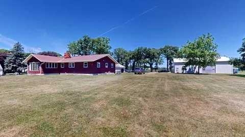 101 Center St, Freeborn, MN 56032