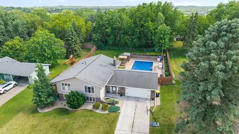 3005 W 135th St, Burnsville, MN 55337