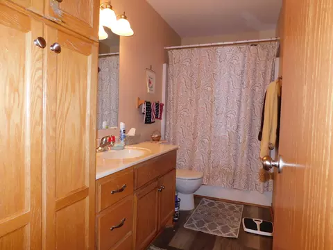 Bath - 12340 44th Ave, Becker, MN 55308 photo 1 of 2