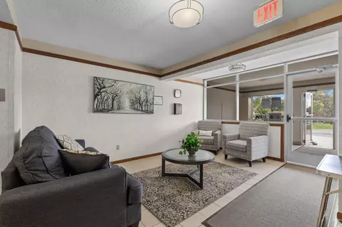 2801 Flag Ave N #212, New Hope, MN 55427