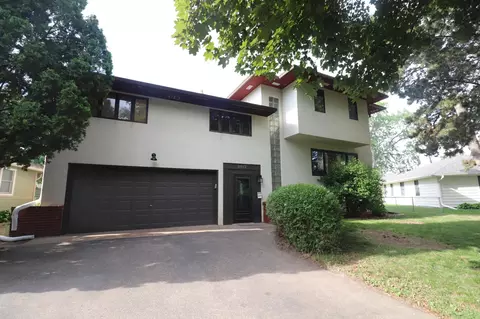 2012 2nd St N, South Saint Paul, MN 55075