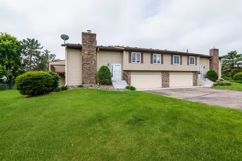 10332 Balsam Ln, Eden Prairie, MN 55347