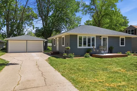 1204 Columbus Ave, Albert Lea, MN 56007