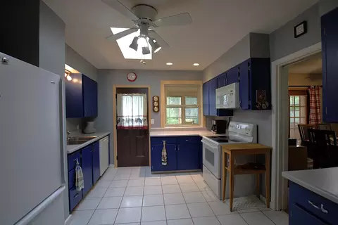 Kitchen - 616 7th St NE, Staples, MN 56479 photo 1 of 3
