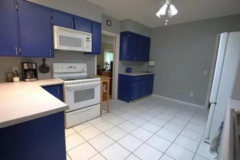 Kitchen - 616 7th St NE, Staples, MN 56479 photo 2 of 3