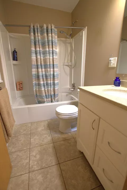 Bath - 616 7th St NE, Staples, MN 56479 photo 1 of 3