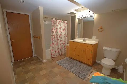 Bath - 616 7th St NE, Staples, MN 56479 photo 2 of 3