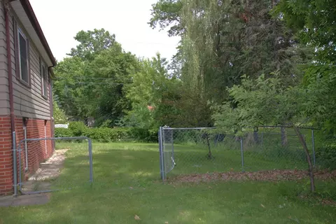 Exterior - 616 7th St NE, Staples, MN 56479 photo 5 of 6