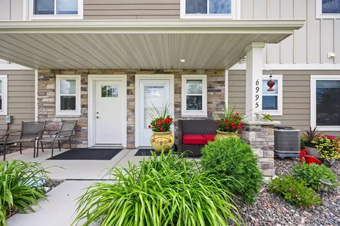 6995 Linwood Dr NE, Albertville, MN 55301