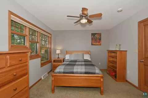 Bedroom - 4210 Jackson Dr, Duluth, MN 55811 photo 4 of 7