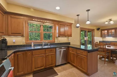 Kitchen - 4210 Jackson Dr, Duluth, MN 55811 photo 1 of 2