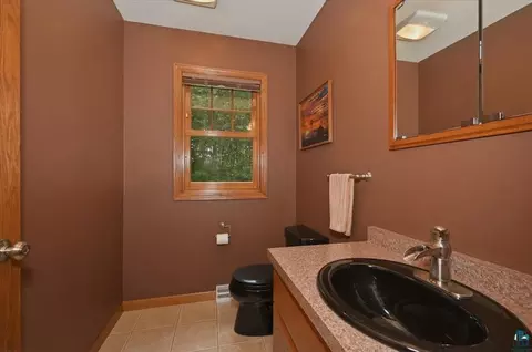 Bath - 4210 Jackson Dr, Duluth, MN 55811 photo 1 of 3