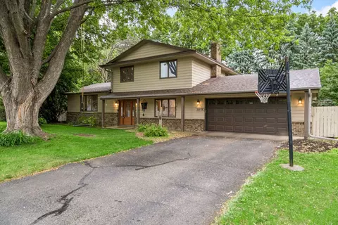 3970 Yorktown Ln N, Plymouth, MN 55441