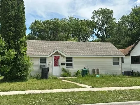 305 S 1st St, Marshall, MN 56258