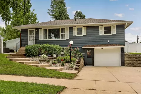 1810 25th Ave NW, Rochester, MN 55901