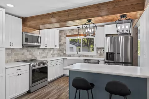Kitchen - 5335 Pine Beach Rd, Brainerd, MN 56401 photo 4 of 5
