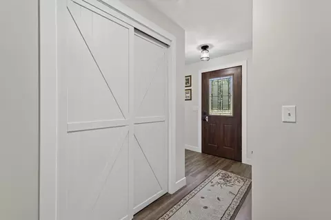Entry Way - 5335 Pine Beach Rd, Brainerd, MN 56401 photo 2 of 2