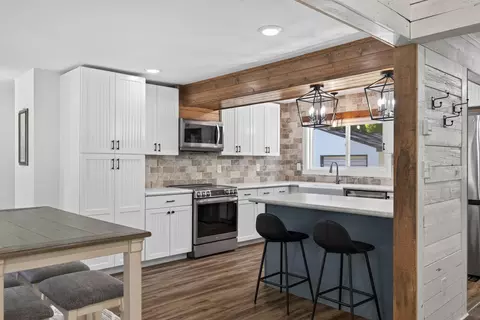 Kitchen - 5335 Pine Beach Rd, Brainerd, MN 56401 photo 5 of 5