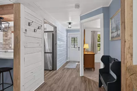 Entry Way - 5335 Pine Beach Rd, Brainerd, MN 56401 photo 1 of 2