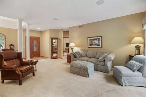 Living - 1443 18th Ave NW, Faribault, MN 55021 photo 4 of 5