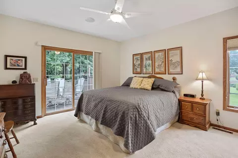 Bedroom - 1443 18th Ave NW, Faribault, MN 55021 photo 5 of 8