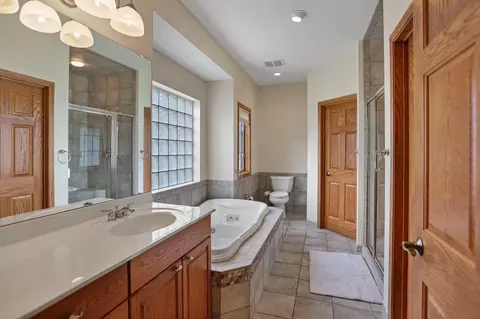 Bath - 1443 18th Ave NW, Faribault, MN 55021 photo 3 of 9