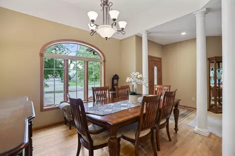 Dining - 1443 18th Ave NW, Faribault, MN 55021 photo 2 of 4