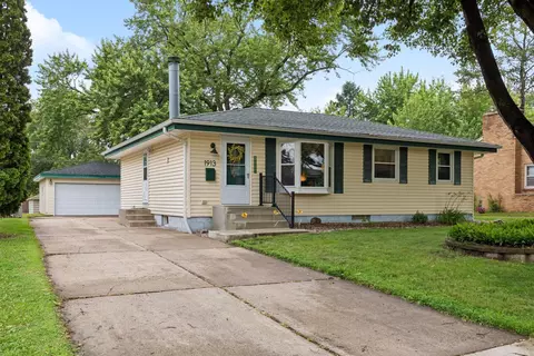 1913 Independence Ave N, Golden Valley, MN 55427