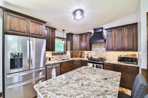 Kitchen - 9865 70th Ave, Brainerd, MN 56401 photo 4 of 5