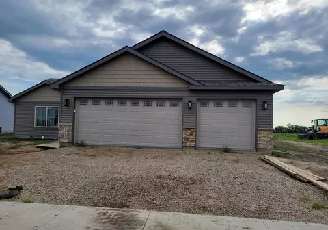 1363 Cullen St, Saint Peter, MN 56082