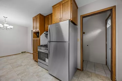577 38th Ave NE, Columbia Heights, MN 55421