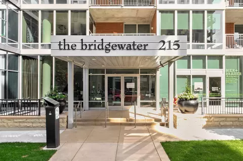 215 10th Ave S #514, Minneapolis, MN 55415