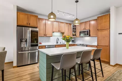 7100 Metro Blvd #415, Edina, MN 55439