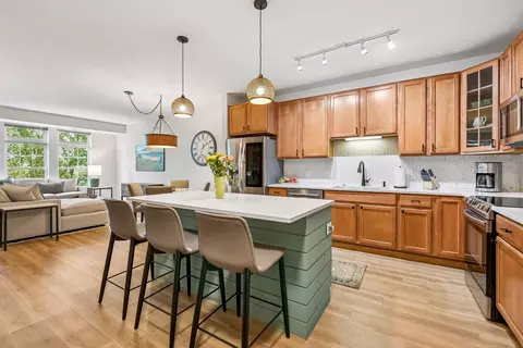 7100 Metro Blvd #415, Edina, MN 55439