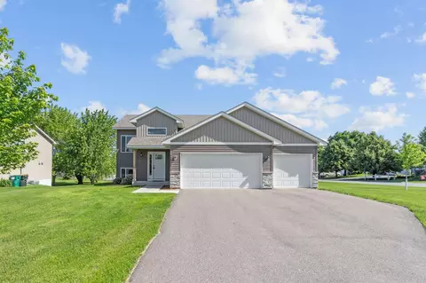 720 Mallard Ave, Winsted, MN 55395