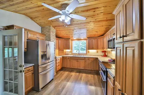 Kitchen - 12180 County Road 8, Brainerd, MN 56401 photo 2 of 4