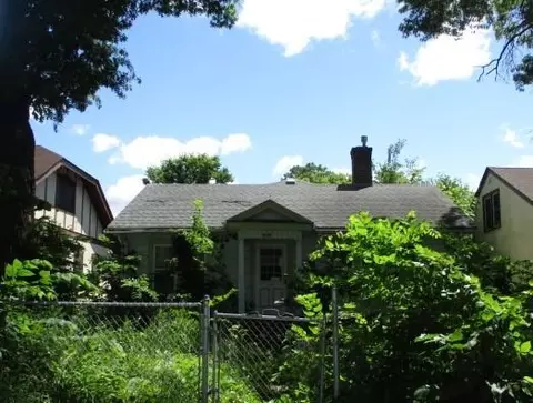 2650 James Ave N, Minneapolis, MN 55411