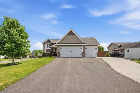 1632 Jefferson St S, Cambridge, MN 55008