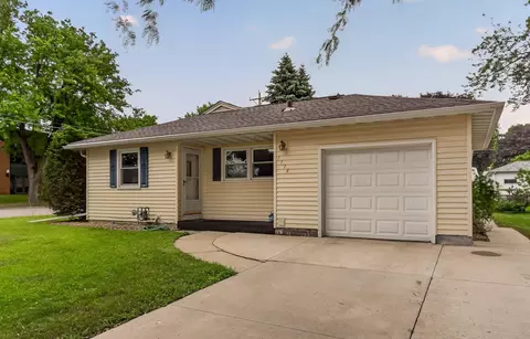 1114 13th Ave NW, Rochester, MN 55901