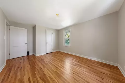Bedroom - 21500 Hayward Ave, Faribault, MN 55021 photo 5 of 8
