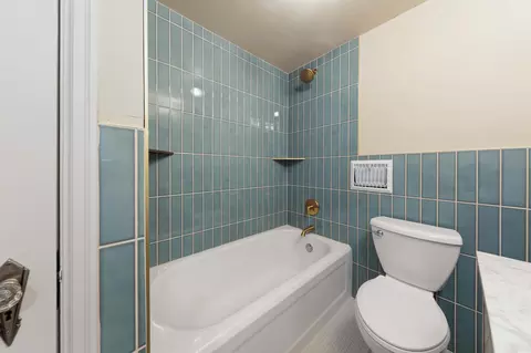 Bath - 21500 Hayward Ave, Faribault, MN 55021 photo 2 of 3